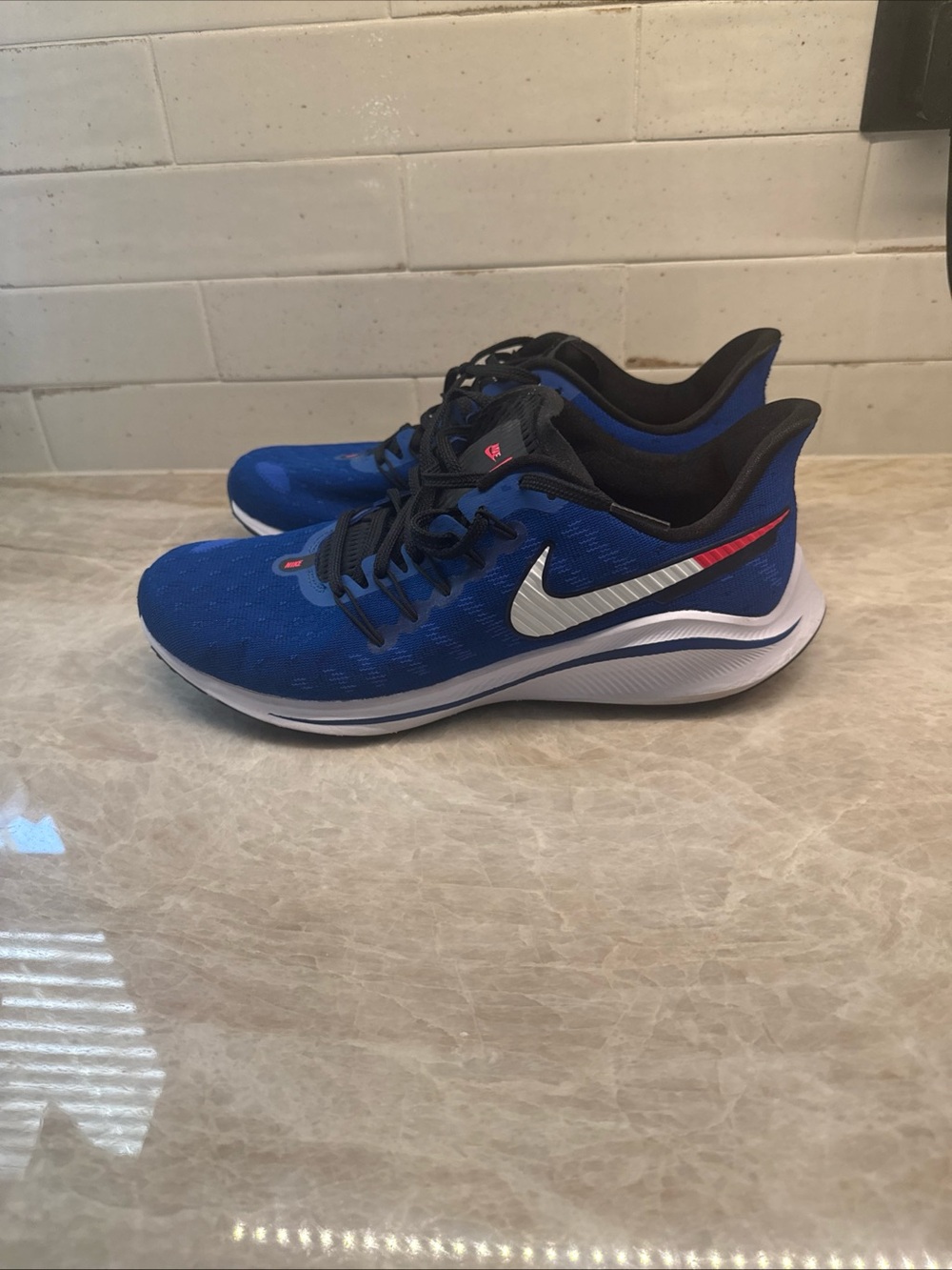 Nike Air Zoom Vomero 14 men sz 8
